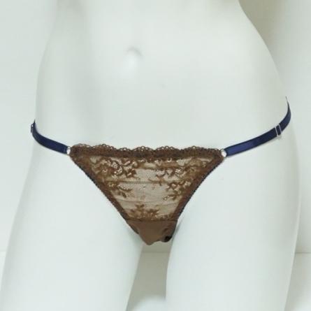 ストリングビキニ
Brun Reliure
ブラウン・ルリュール